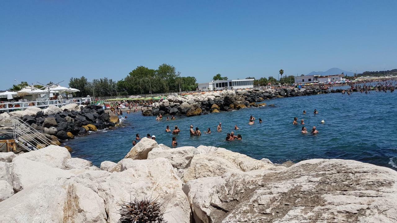 Il Salotto Di Nonna Cornelia 2 Hotel Nápoly Kültér fotó
